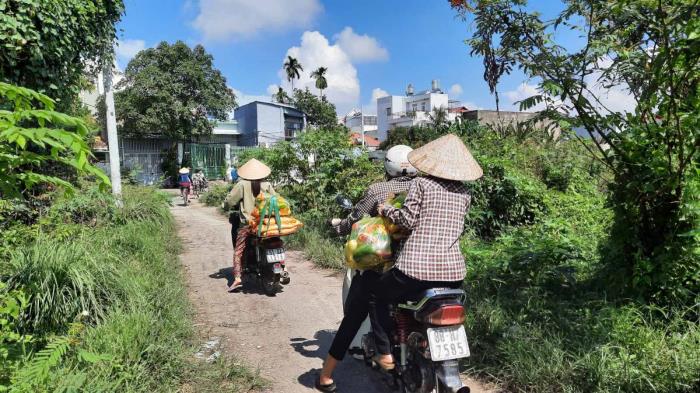 Trao quà đến người dân ở P.Phước Long A, P.Long Phước (ngày 17/09/2021)